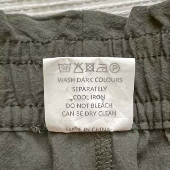 Green Wide Leg Pants with Elastic Waistband - Picture 4 of 8